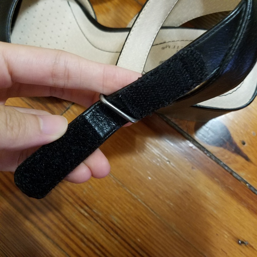 Life Stride black ankle strap sandals - Picture 5 of 8